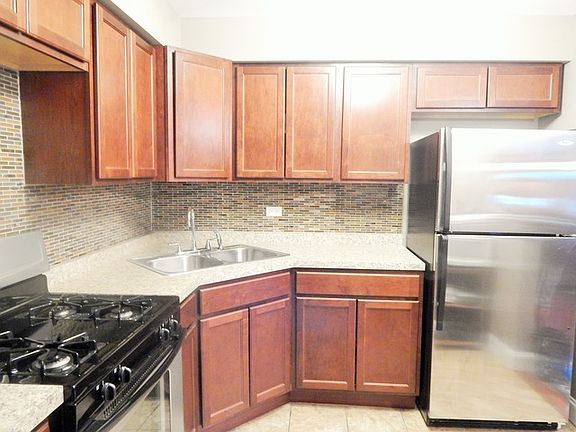 5th image of 9S101 Lake Dr APT 202