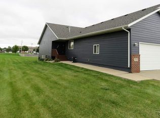 3501 W Hughes Pl, Sioux Falls, SD 57108