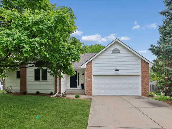 617 Valley West Dr, West Des Moines, IA 50265