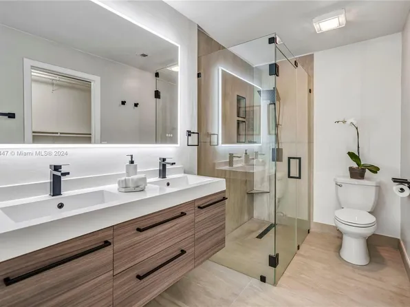 2056 Champions Way, North Lauderdale, FL 33068