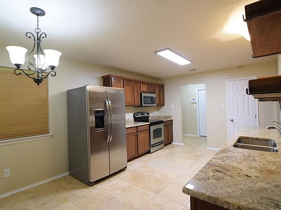 5th image of 1409 Copper Creek Dr