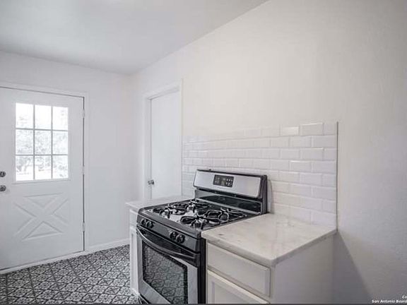 5th image of 418 Byrnes Dr