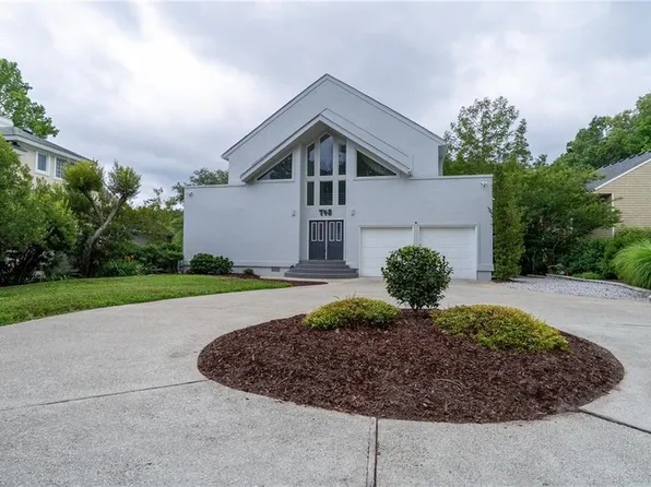 748 Virginia Dare Dr, Virginia Beach, VA 23451
