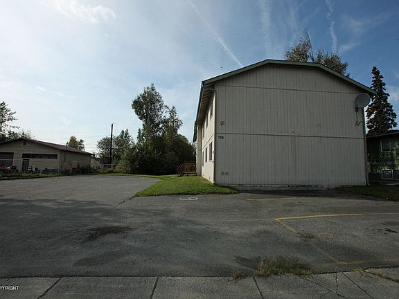 2nd image of 728 N Bragaw St