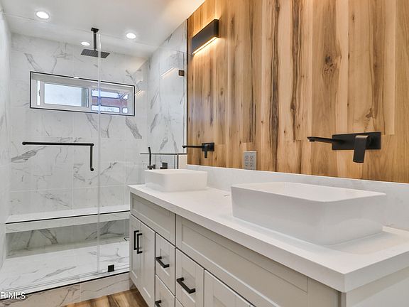 3rd image of 378 Flittner Cir