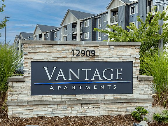 The Vantage Monument Sign