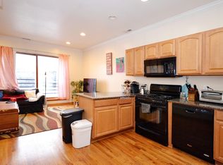 907 W Belmont Ave APT 3R, Chicago, IL 60657