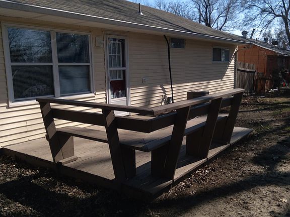 3rd image of 11402 Crystal Ave