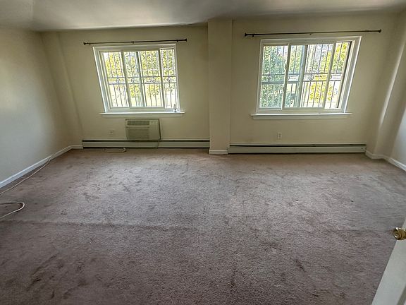 4th image of 10843 157th St #2