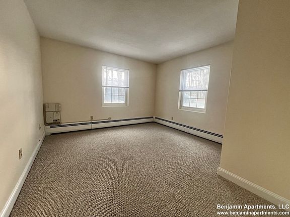 4th image of 11 Allen St APT 2