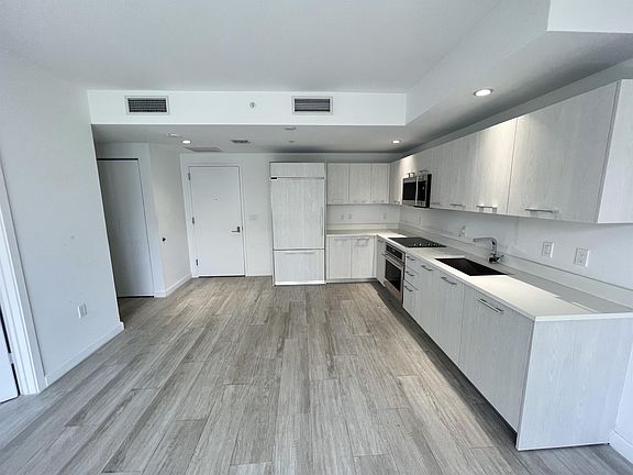 3rd image of 55 SW 9th St #2707-2707H