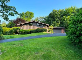 1039 Beau Brummel Dr, Sleepy Hollow, IL 60118