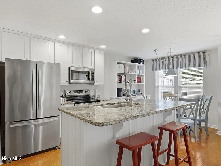 3350 Club Villas Dr #1103 — Photo 8