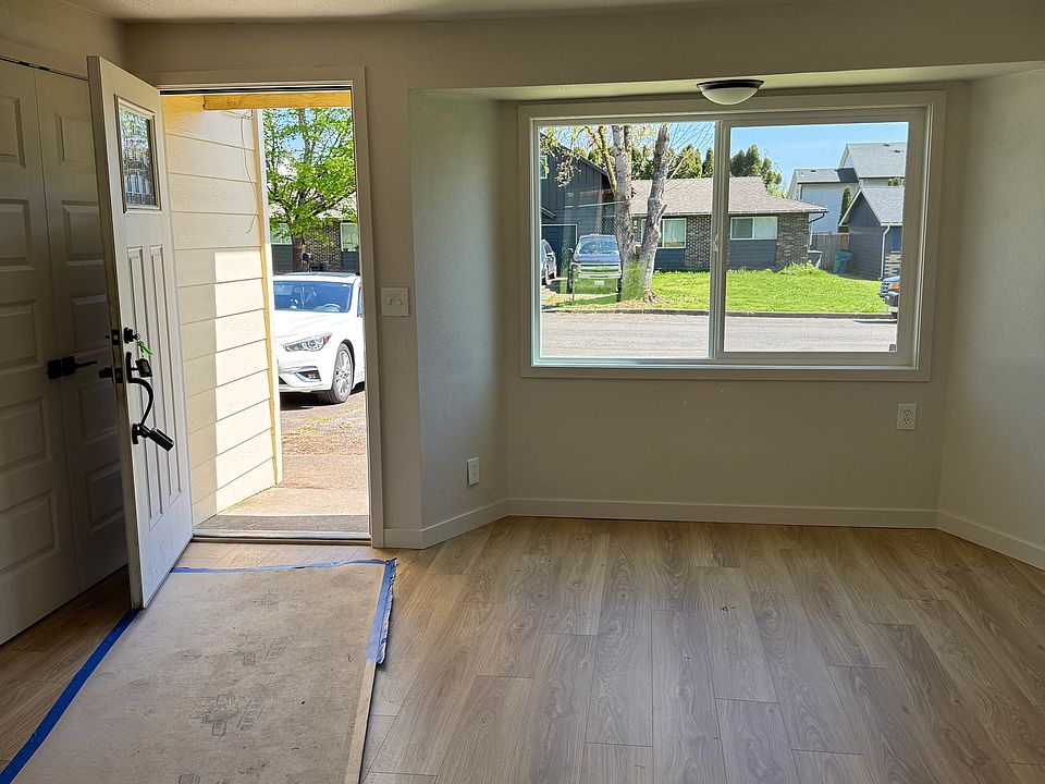 1st image of 2706 NE 84th Ave