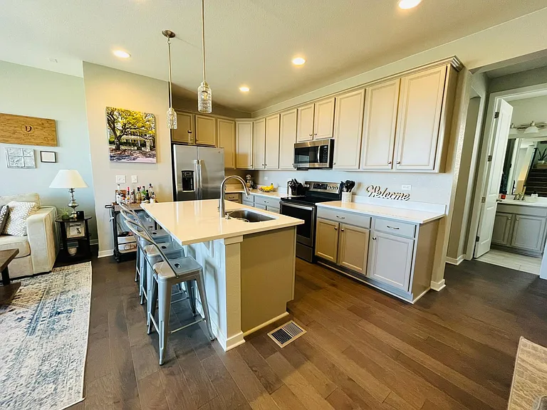 11910 Skyview Ln — Photo 2