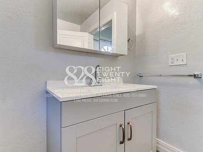 930 Miller Ave — Photo 46