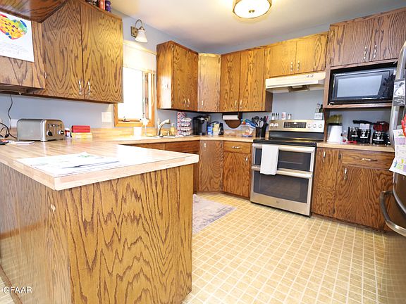 4th image of 104 6th Ave