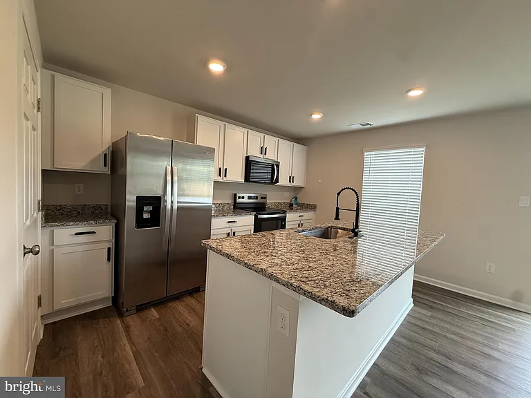 223 Orpington Dr — Photo 8