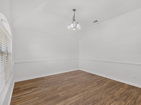 5th image of 1320 Clearwater Dr