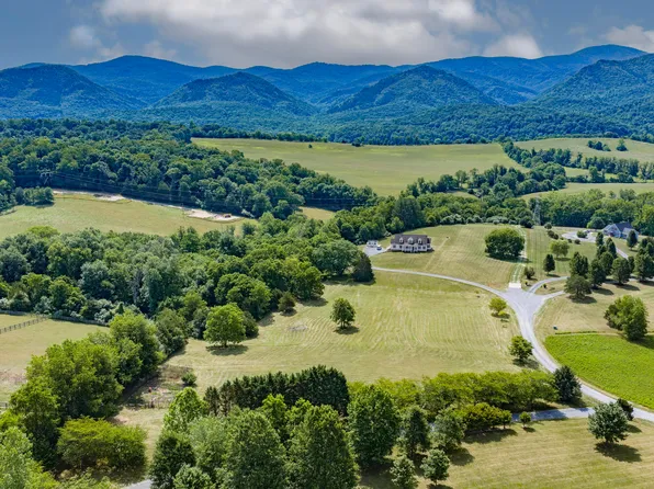 6 Ridgefield Way, Lexington, VA 24450