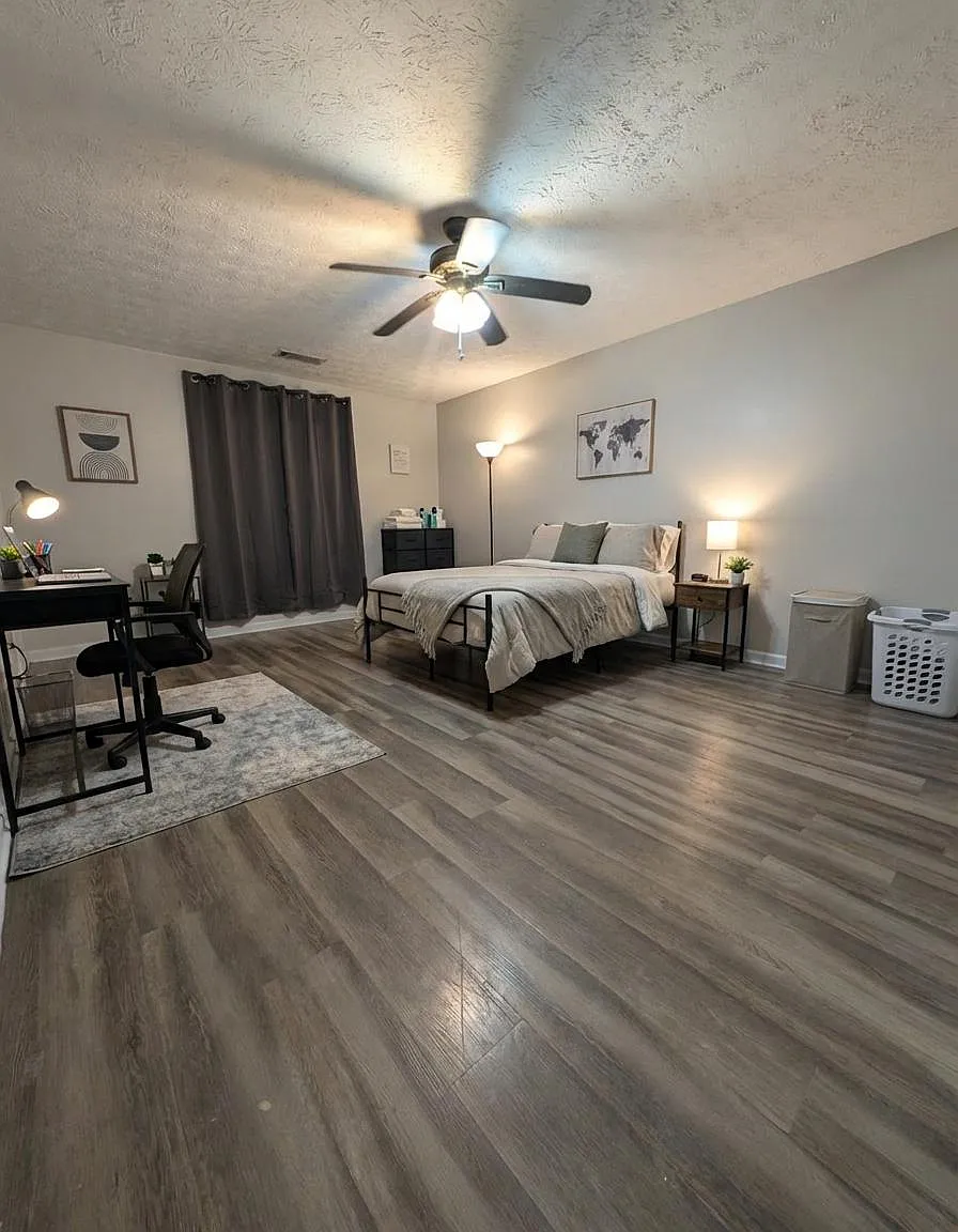4 bed, 3.0 bath, 5000 sqft, $1,373 — Photo 1