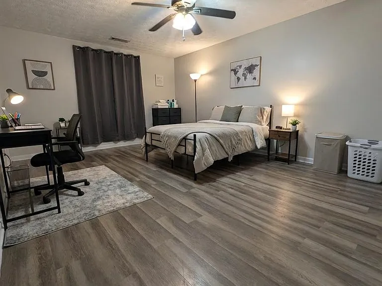 Summie Dr SW — Photo 1