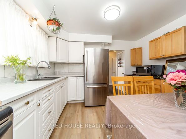 40 N Woodrow Blvd, Toronto, ON M1K 1W3