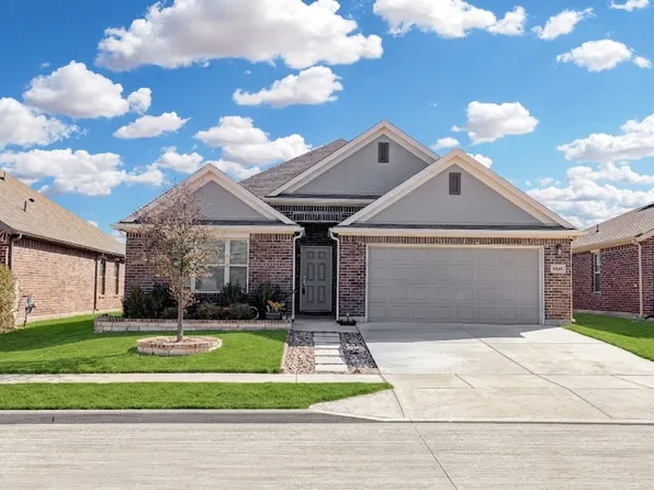 8948 Bronze Meadow Dr, Fort Worth, TX 76131