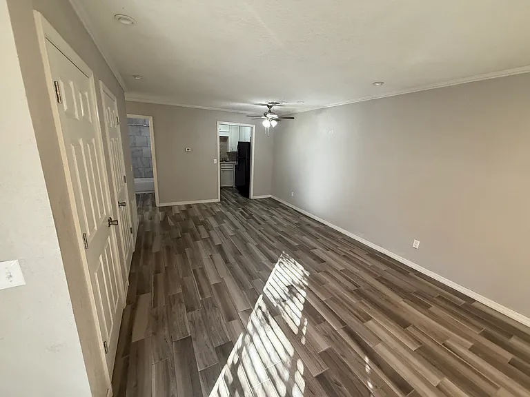 819 Hardy Springs Cir #D — Photo 4