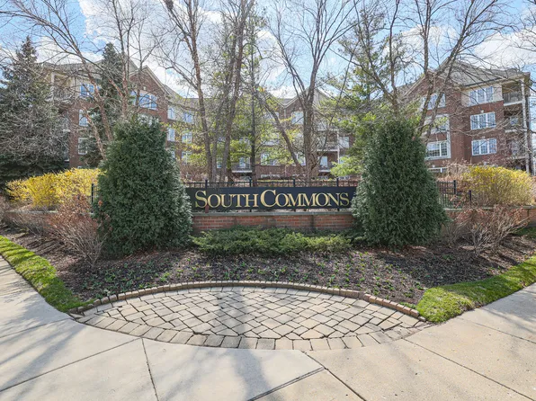 640 Robert York Ave APT 110, Deerfield, IL 60015