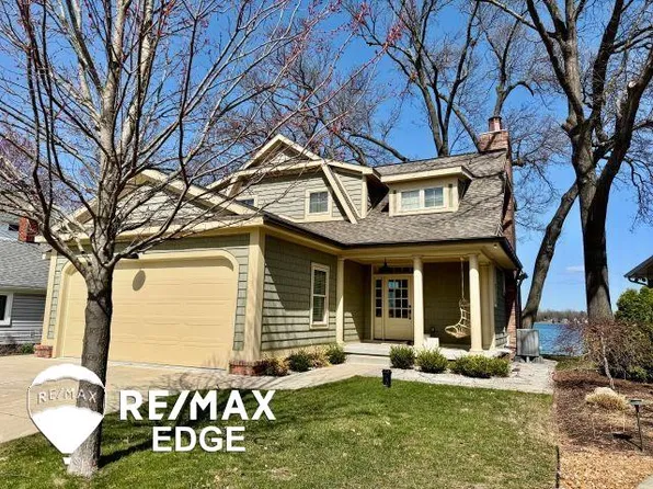 13151 Lake Shore Dr, Fenton, MI 48430