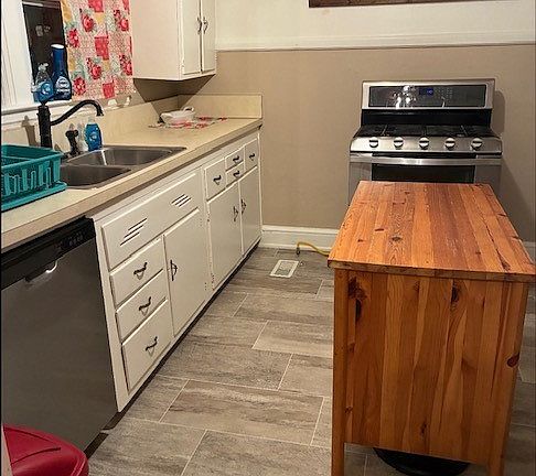 2nd image of 206 Joseph St