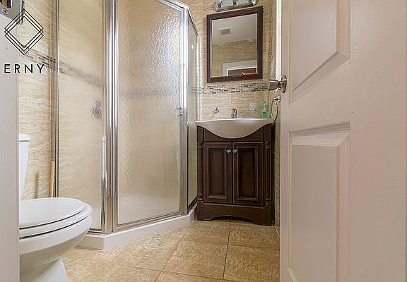 5th image of 1926 Pacific St #1C