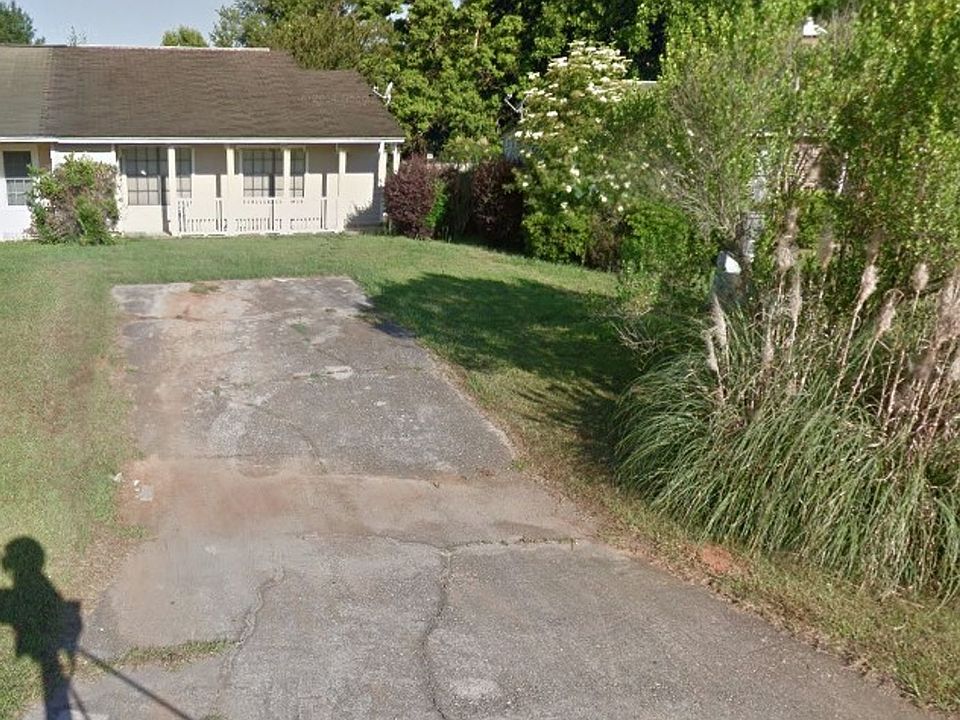 1st image of 2586 Chateau Ln