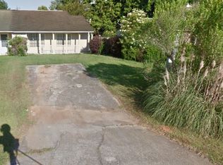 2586 Chateau Ln, Tallahassee, FL 32311
