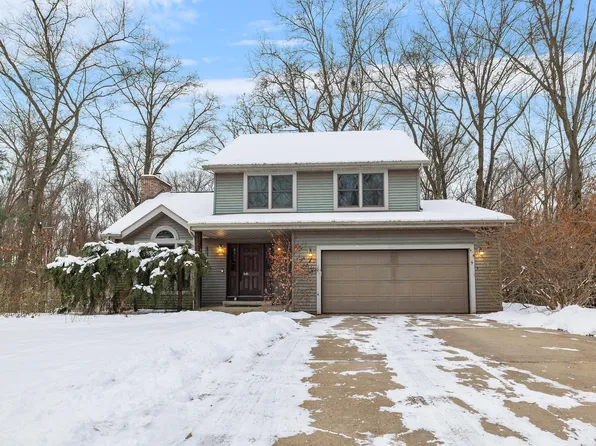 3284 N Vineyard Dr, La Porte, IN 46350