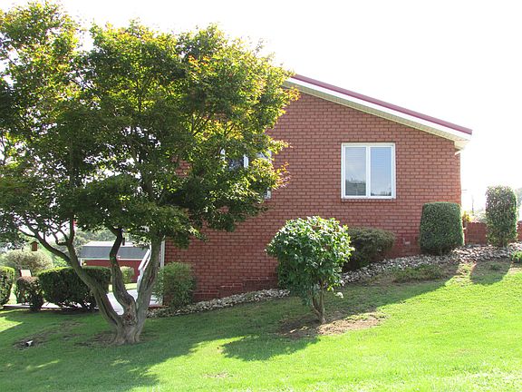 3rd image of 27 Roseanna St