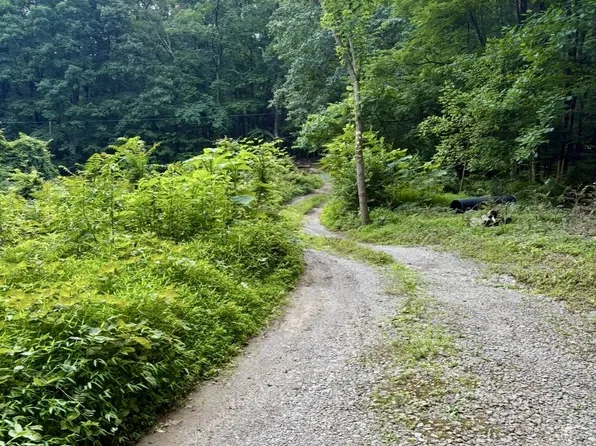 1431 Roarks Cove Rd, Sewanee, TN 37375