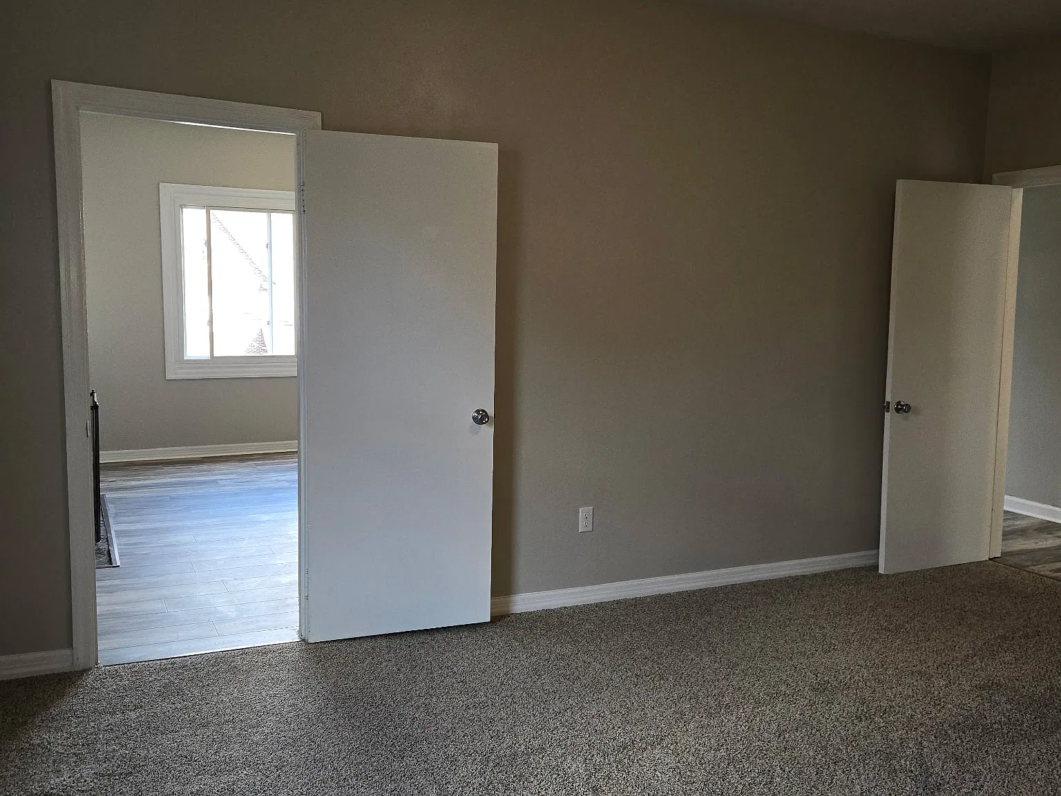 2 bed, 1050 sqft, $1,195 — Photo 4