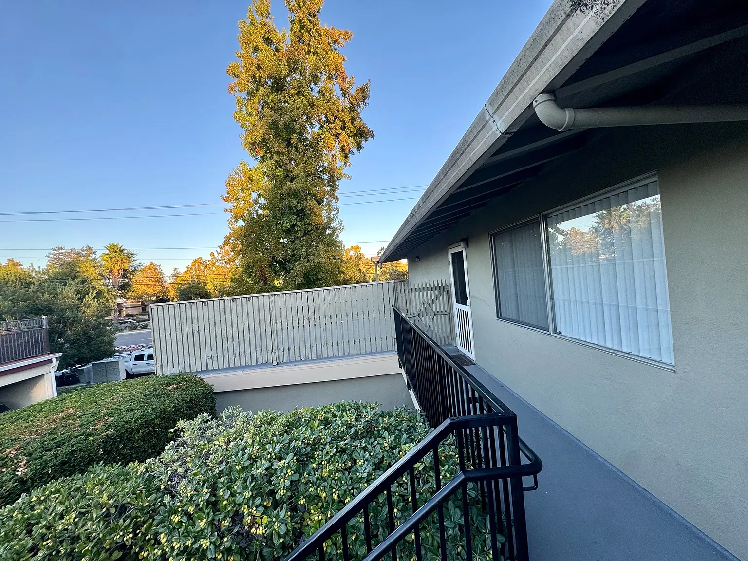 5715 Almaden Road - 3 — Photo 1