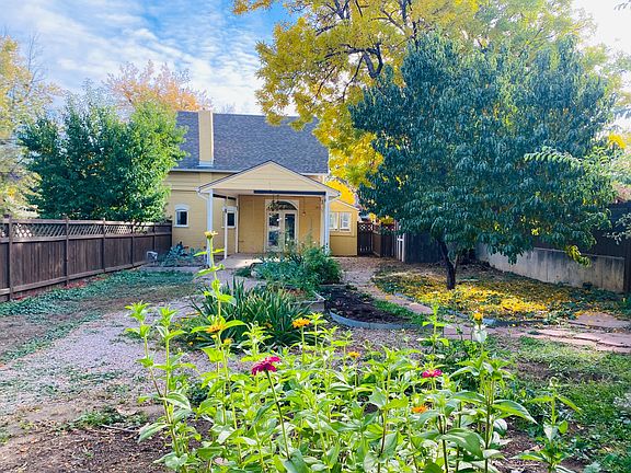 Wonderfully expansive fully fenced garden