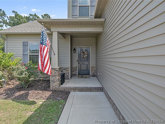 3rd image of 45 Raintree Ln