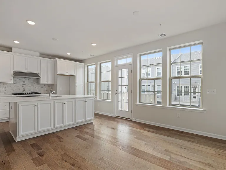 7 Leahy Dr — Photo 8