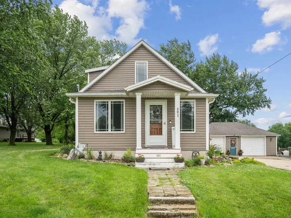 501 2nd St NE, Dyersville, IA 52040