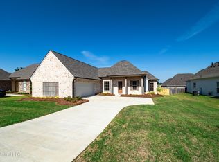 197 Sweetbriar Cir, Canton, MS 39046