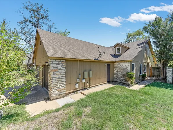 526 Cutty Trl APT B, Lakeway, TX 78734
