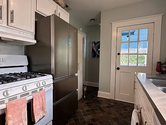 3rd image of 1709 Bellevue Ave #B