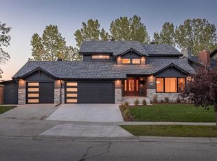 44 S Canterbury Dr SW, Calgary, AB T2W3S8