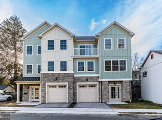 17 Wilson St, Lambertville, NJ 08530