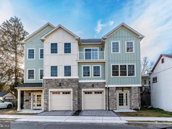 17 Wilson St, Lambertville, NJ 08530